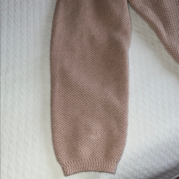 Chic Women's Cardigan with Gold Accents - Picture 4 of 8